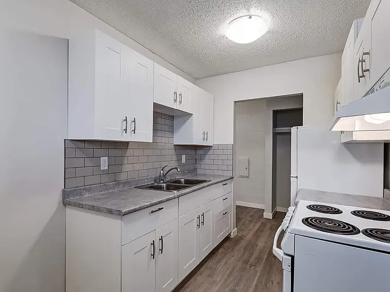 301 Bradbrooke Dr — Photo 3