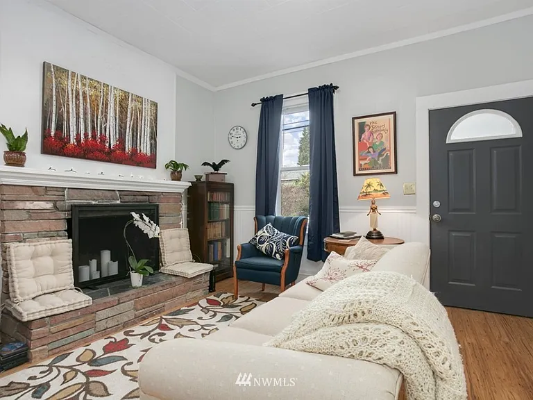 755 N 75th St — Photo 3