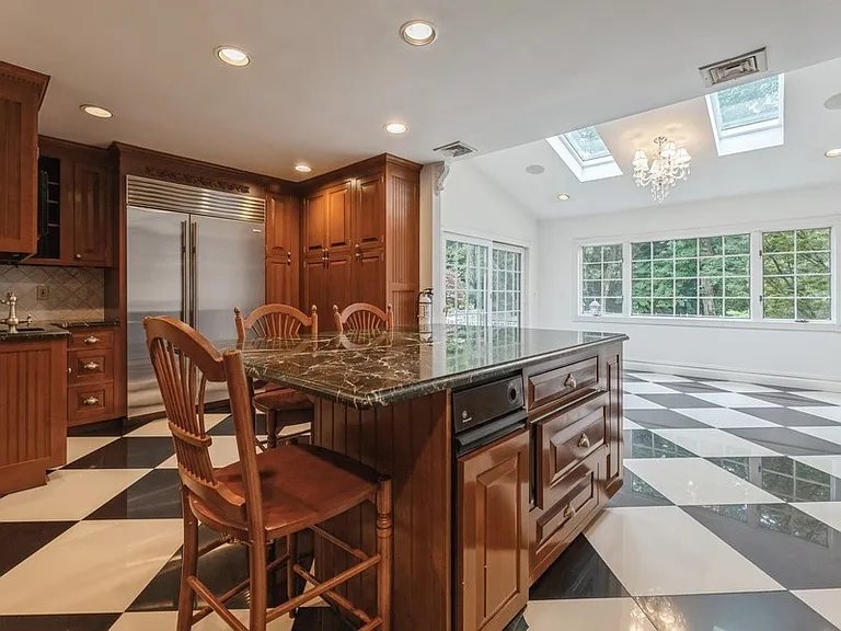 166 Churchill Rd — Photo 11