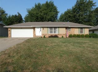 117 E 14th St, Pella, IA 50219