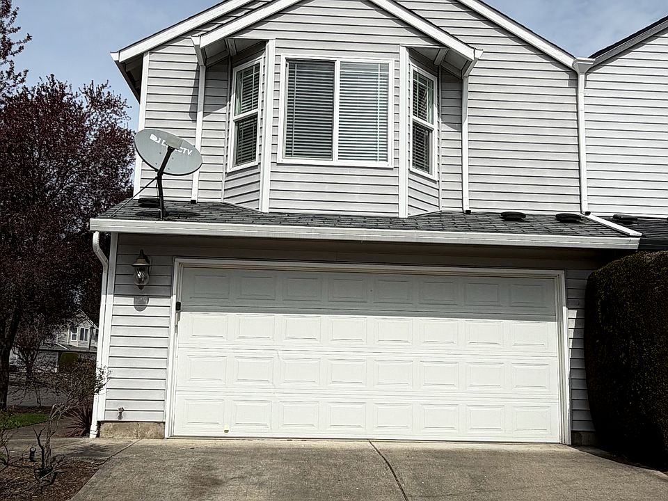 1st image of 3121 NE 115th Ave