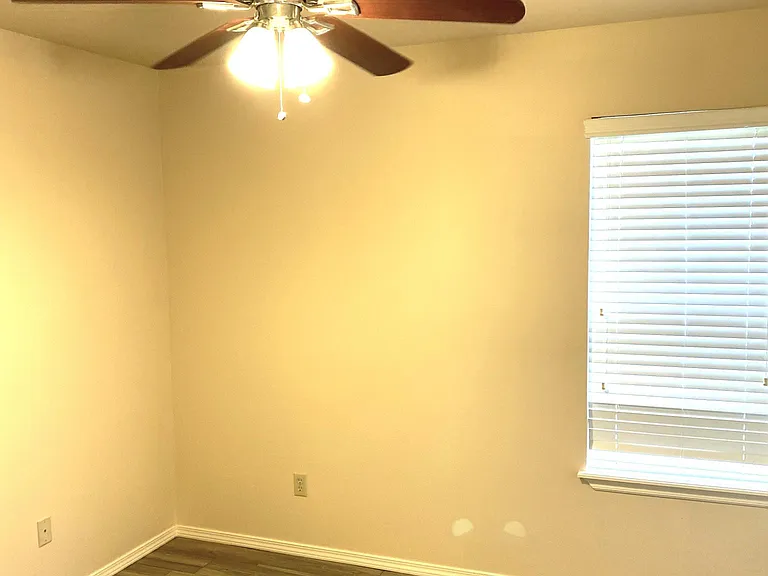 3516 E Aurora St — Photo 8