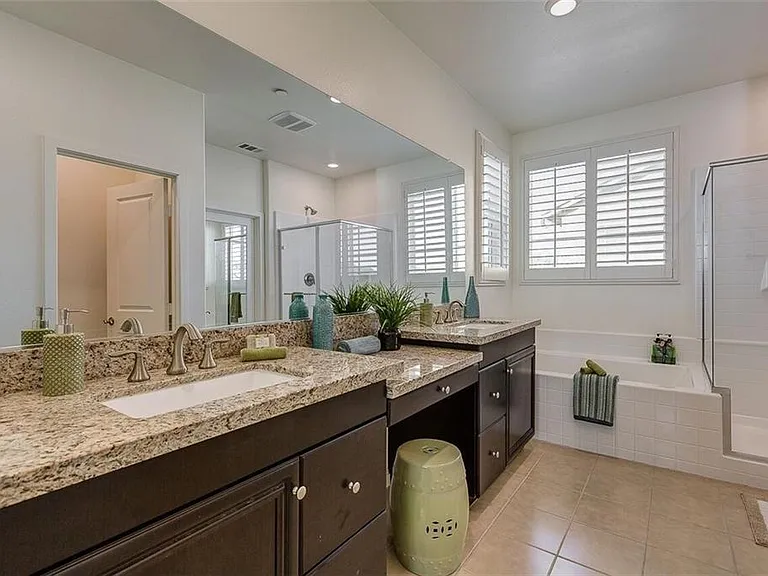 21100 Blossom Way — Photo 20