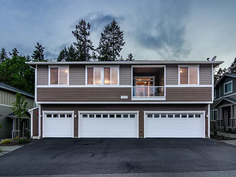 1663 Burnside Pl #A — Photo 12