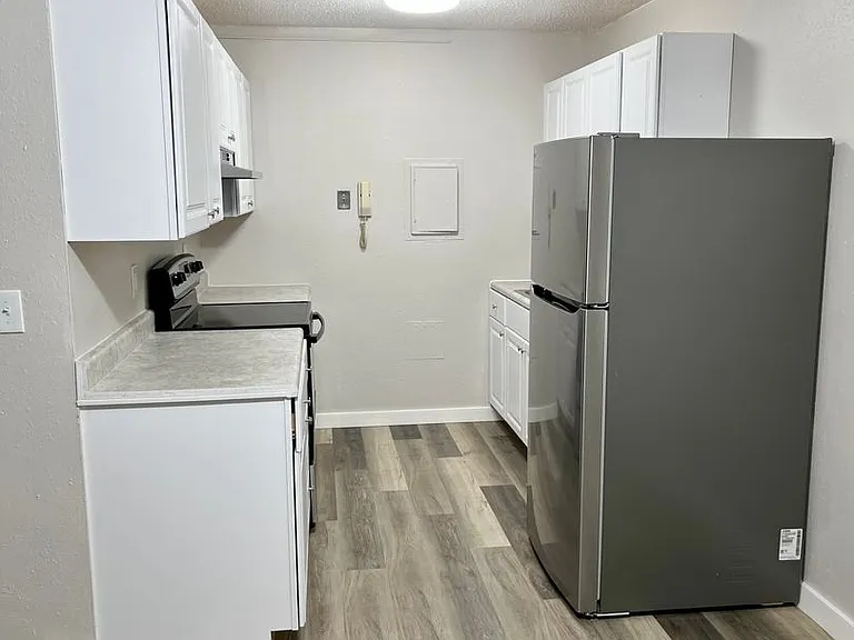 Cedar Crest Apartments — Photo 1