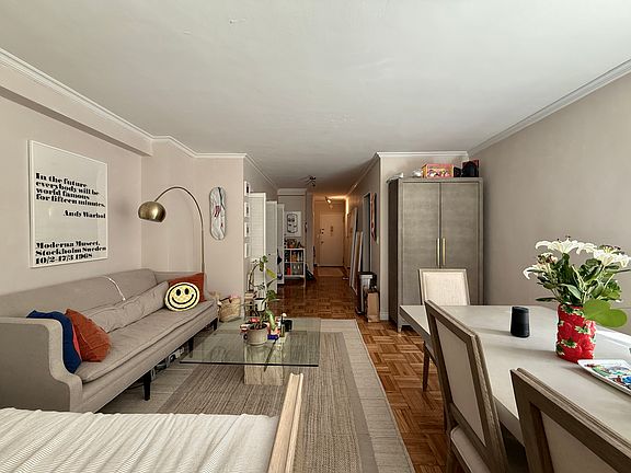 5th image of 166 E 63rd St APT 2L