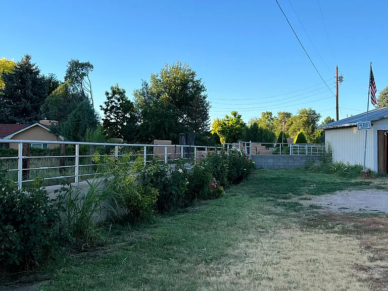 1323 Simmons Ln — Photo 14