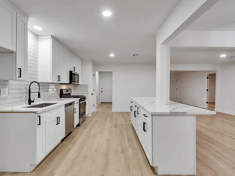 6026 Diamond Ct — Photo 10