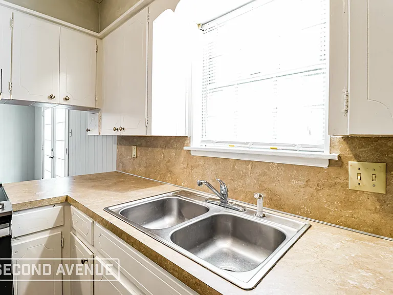 8110 Alvin Ln — Photo 7