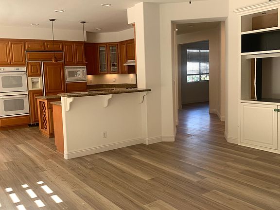 4th image of 2619 Oak Valley Ln