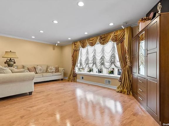 3rd image of 161-43 91st St