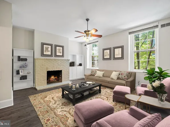 1023 Clinton St #205, Philadelphia, PA 19107