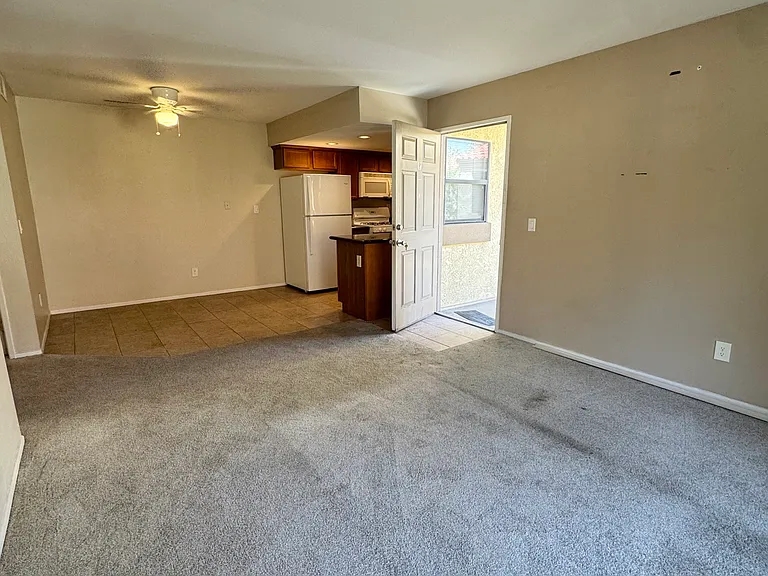 1134 W Blaine St #202 — Photo 3