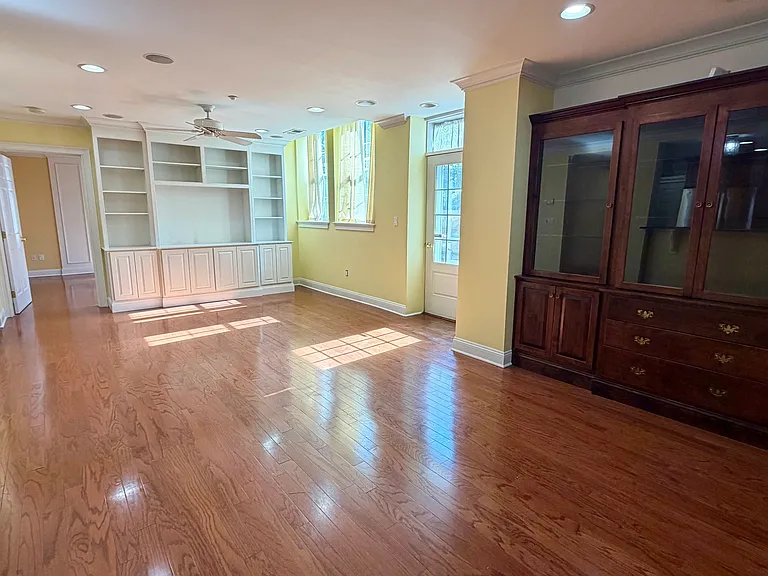 30 Schoolhouse Dr #105 — Photo 10