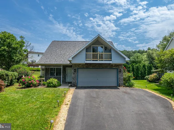 212 Callery Dr, Blandon, PA 19510
