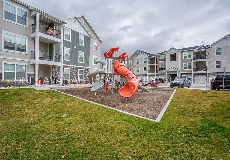71 W Silver Springs Dr — Photo 23