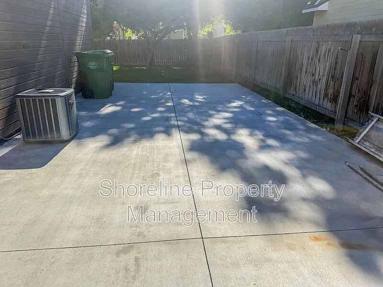 3420 N Oakstone Ave — Photo 40