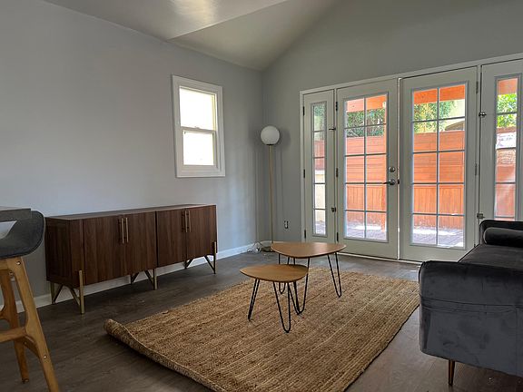 3rd image of 1236 N Cahuenga Blvd