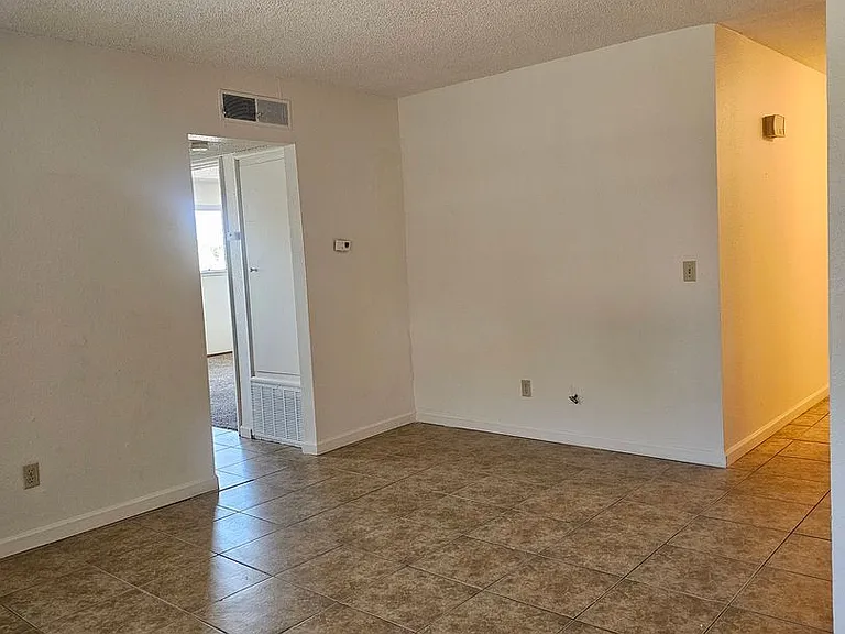 120 N Eaton Ave — Photo 9