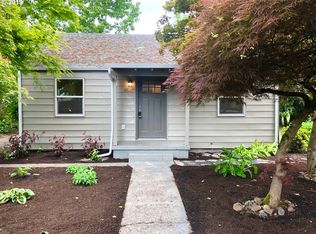 9529 NE Gertz Cir, Portland, OR 97211