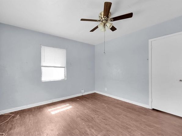 saint-petersburg-florida-81403882 picture