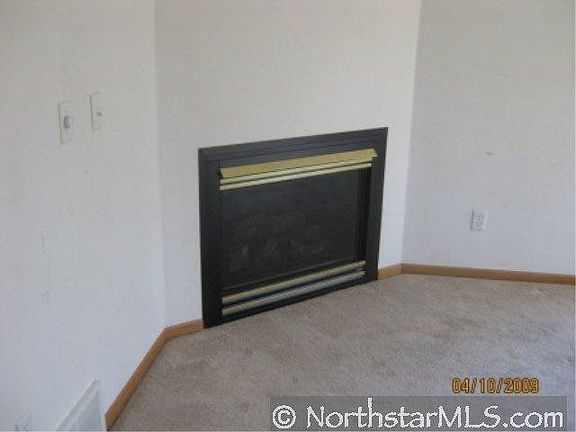 4th image of 636 Rose Avenue W
