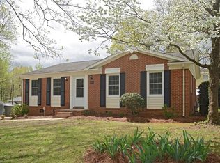 1805 Heilwood Dr, Greensboro, NC 27407