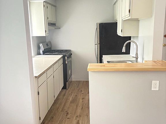 3rd image of 4721 1st St SW APT 203