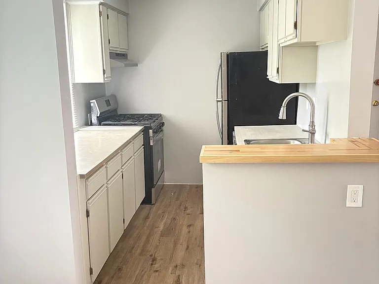 4721 1st St SW #203 — Photo 3