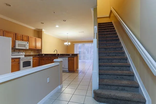 Available Nov 01 - Beautiful 3-bedroom, 2.5-bath townhome with attached garage in the heart of Na... — Photo 3