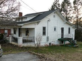 1st image of 917 W Hillcrest Dr