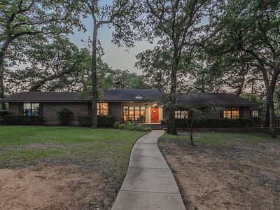 101 Manor Way, Grapevine, TX, 76051