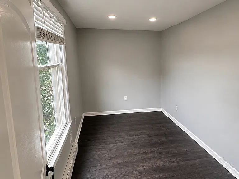 288 N 6th St #2 — Photo 5