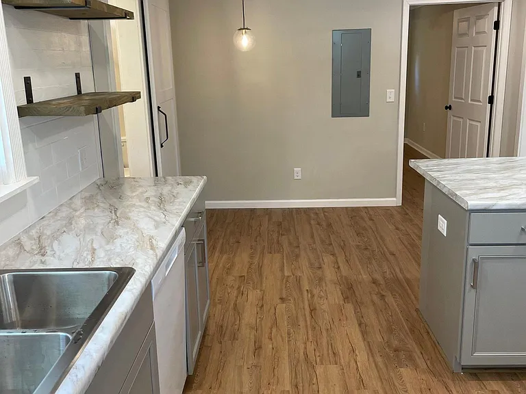 706 Avenue C SE — Photo 12