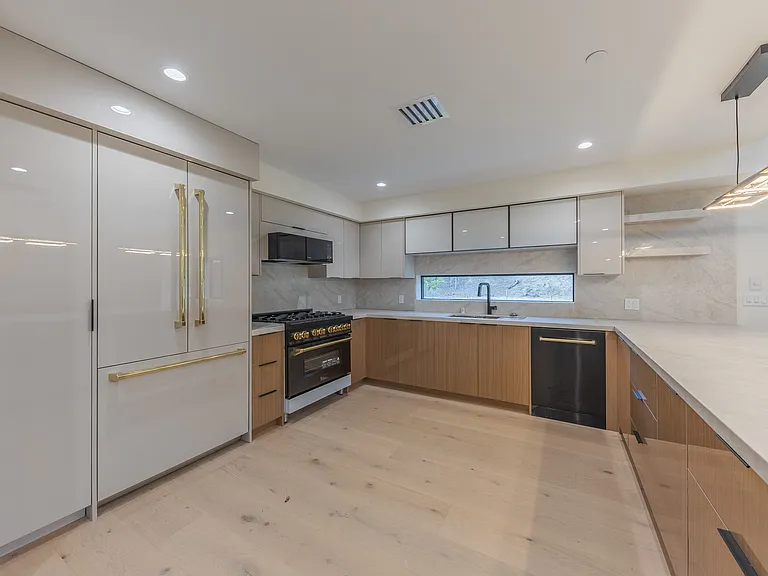 4557 Camellia Ave — Photo 18