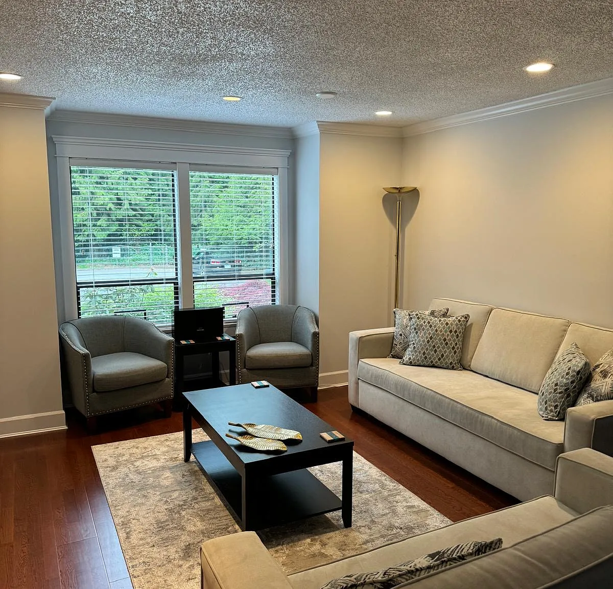 3 bed, 2.5 bath, 2000 sqft, $3,900 — Photo 3