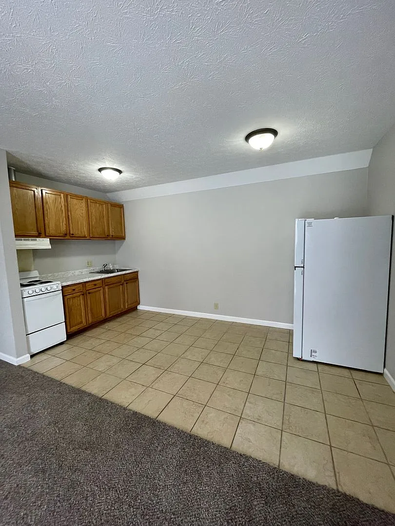 415 W Clem-EBERT — Photo 1