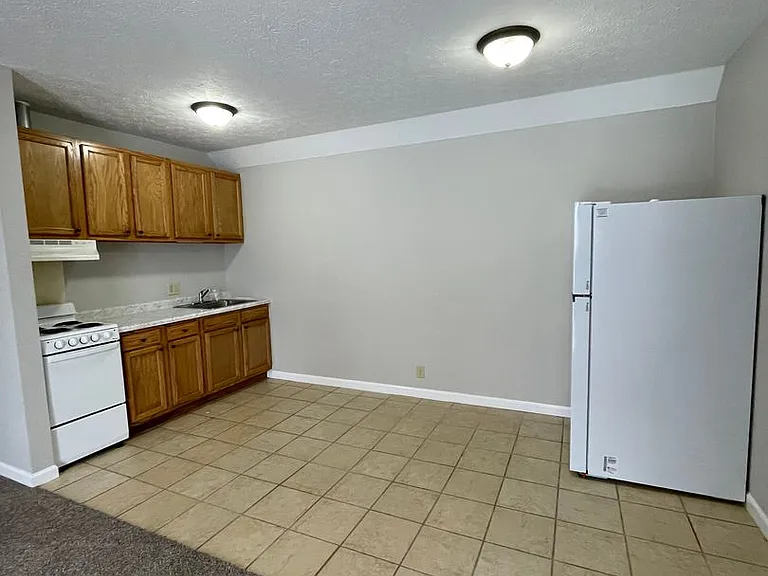 415 W Clem-EBERT — Photo 1