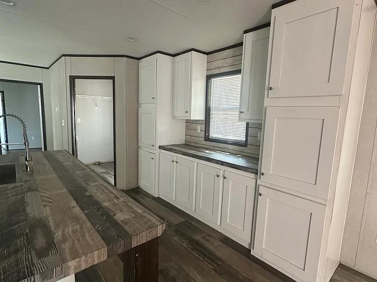 4330 Bradley Ln — Photo 17