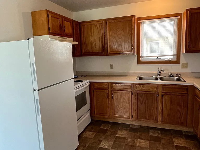 921-931 N Larson St #921 — Photo 4