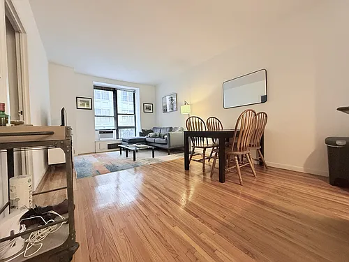 117 W 58th St Photo 1