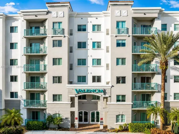 6001 SW 70th St APT 502, South Miami, FL 33143
