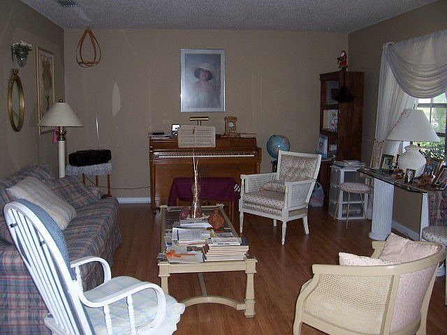 1st image of 372 Travino Ave