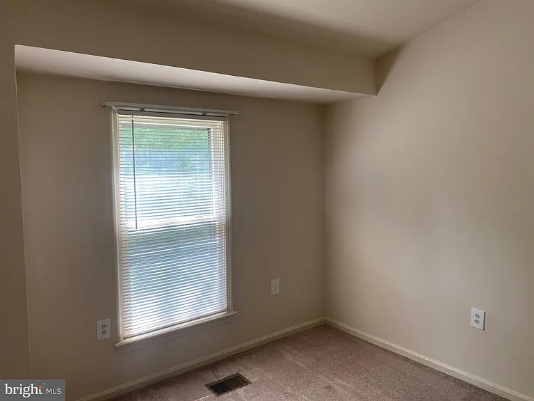 5623 Gresham Ln — Photo 26