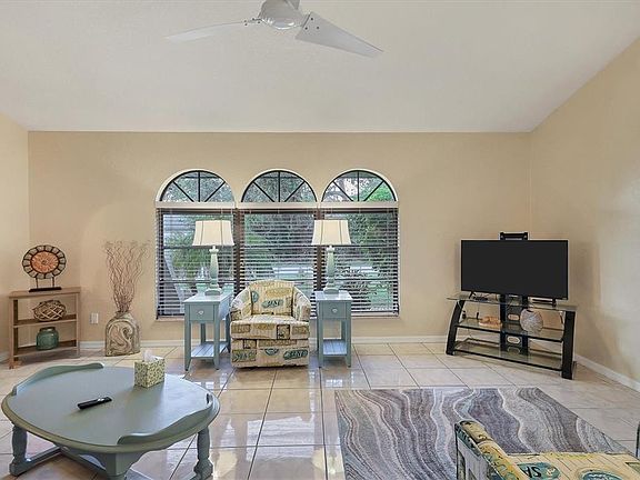 3rd image of 1043 Arden Ter NW
