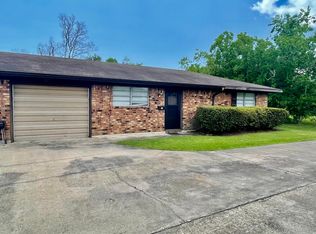 2947 Ruby Dr, Groves, TX 77619