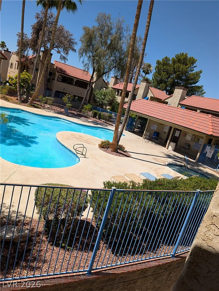2 bed, 2.0 bath, 1073 sqft, $1,175 — Photo 1