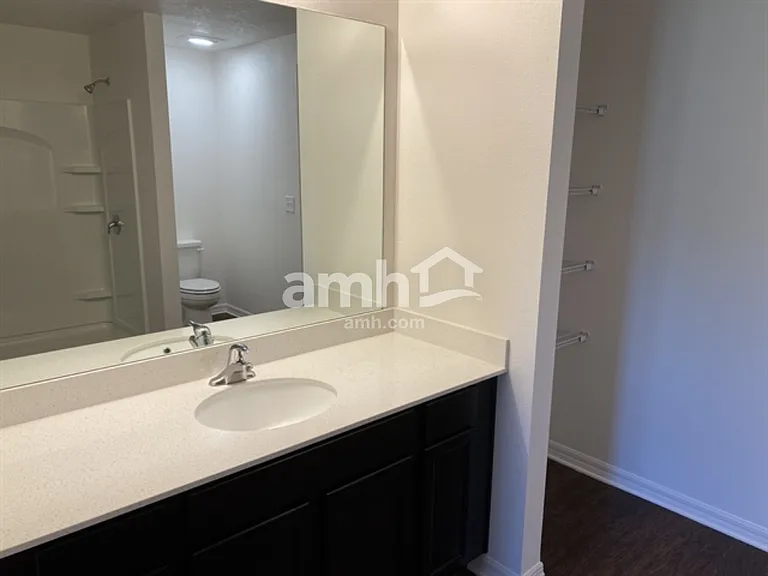 1122 Brenton Leaf Dr — Photo 9