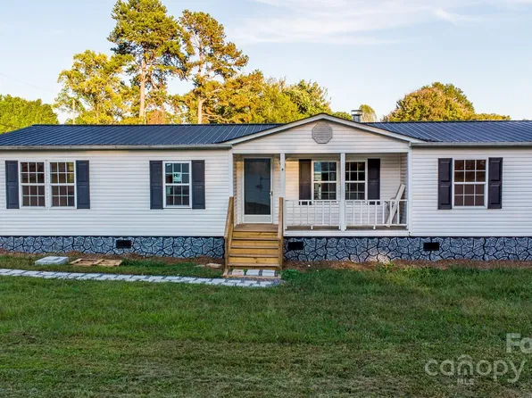 2918 23rd Ave NE, Hickory, NC 28601