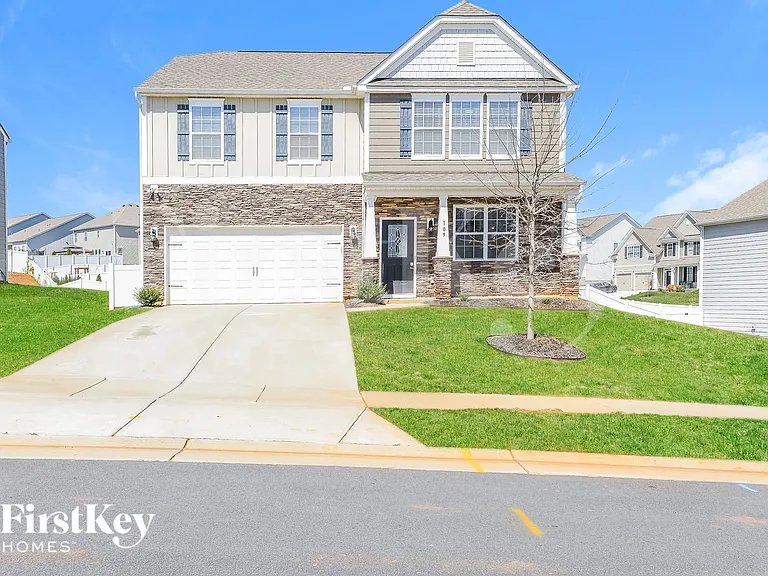 109 Longleaf Dr — Photo 2